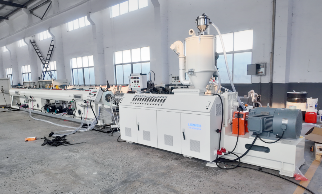 กรณี บริษัท ล่าสุดเกี่ยวกับ สายการอัดรีดท่อ HDPE สำหรับการผลิตท่ออุตสาหกรรมในโมร็อกโก