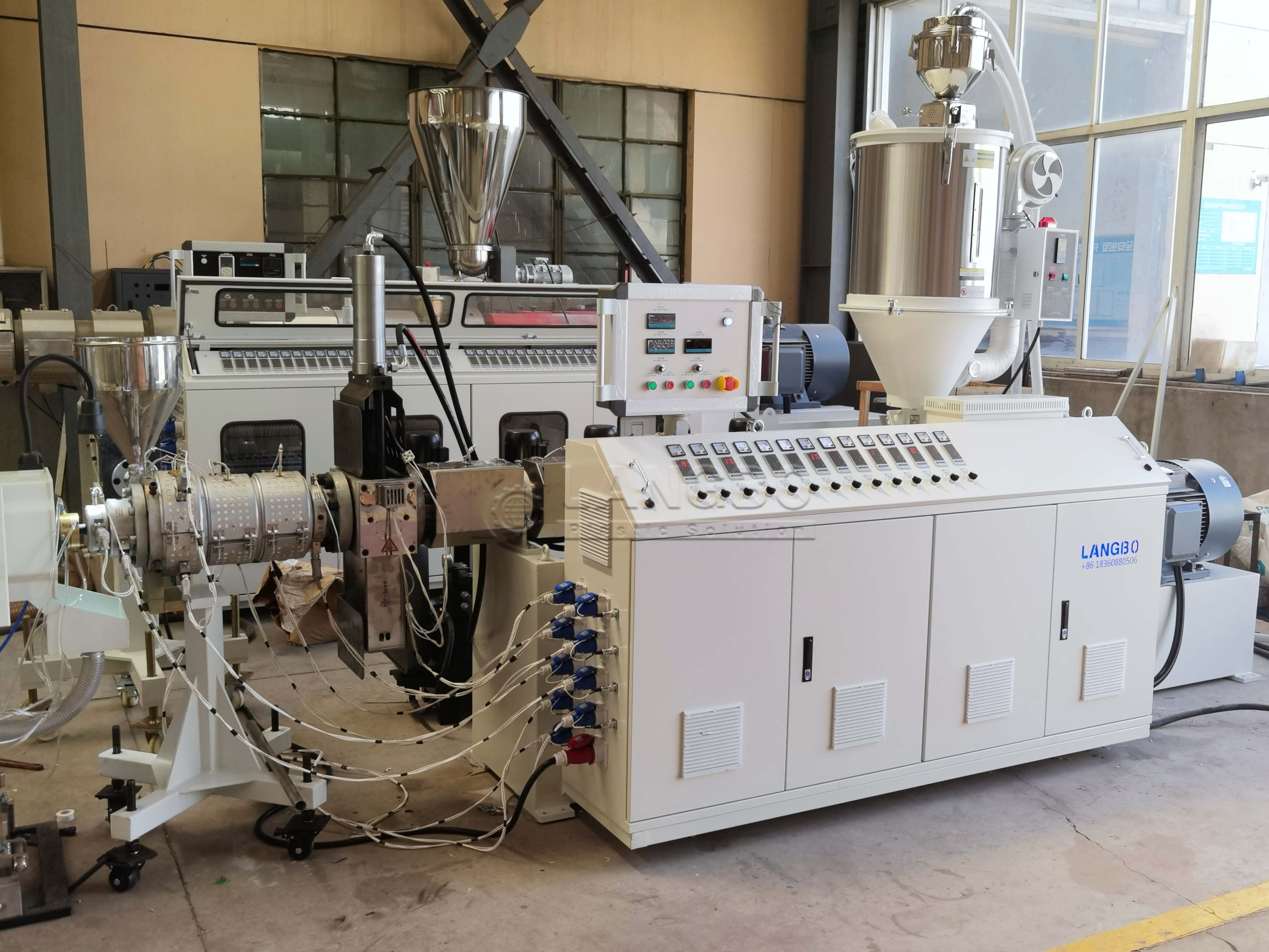 กรณี บริษัท ล่าสุดเกี่ยวกับ Tunisia PE Pipe Extrusion Line Project for Water Supply and Infrastructure Applications