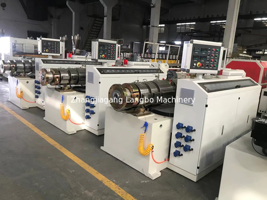 เครื่องผลิตท่อ PVC พลังงานสูง 150 - 250KG / H