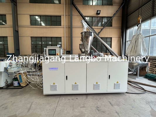 สายการอัดรีดท่อพีวีซีระบายความร้อนด้วยอากาศด้วยอัตราส่วน 30:1 L/D และกำลังมอเตอร์ 37KW