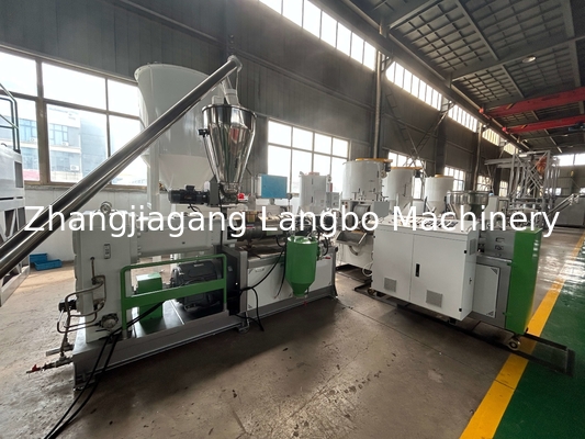 Co Outdoor Wpc Extrusion Line With 3D Embossing สายการผลักดัน Wpc ภายนอกที่มีการพิมพ์ 3 มิติ