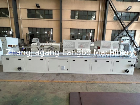 สายขัดกรอบหน้าต่าง PVC ด้วยพลังงานมอเตอร์ 22KW และขนาดโปรไฟล์ตามแผน