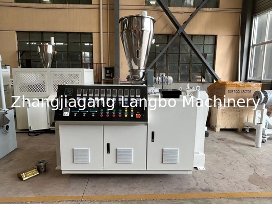 สายขัดกรอบหน้าต่าง PVC ด้วยพลังงานมอเตอร์ 22KW และขนาดโปรไฟล์ตามแผน
