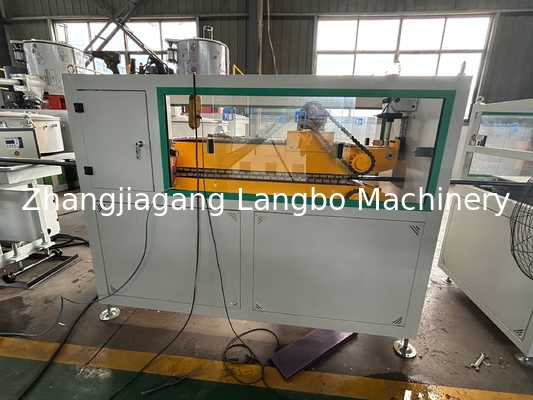 55KW มอเตอร์พลังงาน PVC โปรไฟล์ extruder สําหรับโปรไฟล์ extrusion เรียบร้อยแม่นยํา