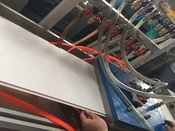 สายการผลิต PVC WPC PE Panel Ceiling Profile Decking Extrusion Extruding Line ประสิทธิภาพดี