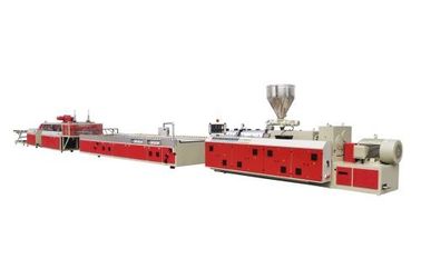 WPC PVC Foam Board Extrusion Line การออมทรัพยากรป่าไม้ที่มีกำลังการผลิตสูง