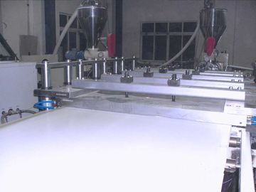 แผ่นกันกระแทก PVC Foam Board Extrusion Line ฉนวนความร้อนทนต่อสภาพอากาศ