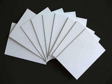 WPC / PVC Foam Board เครื่องผลิต 380V แรงดันไฟฟ้าขาเข้า ISO อนุมัติ