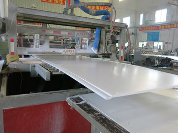 350KG/H ระบบผลักดันโปรไฟล์ PVC ด้วยเทคโนโลยีควบคุมที่สมาร์ท