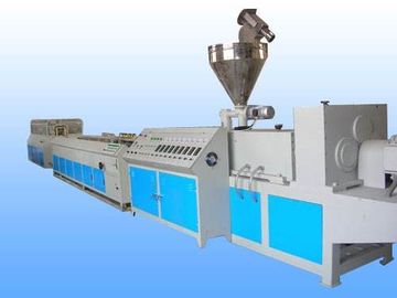 Automatic Extrusion Line ของ WPC ขนาด 120 - 150Kg / H กำลังการผลิต