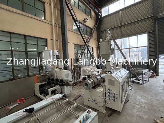 เครื่อง WPC ไม้พลาสติก คอมพอสิต decking ห้องแข็ง deck flooring โพสต์ โปรไฟล์คอมพอสิต Rail Extrusion Production Line