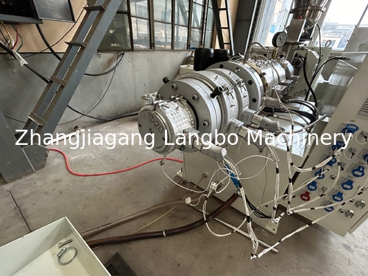 80/156 สายการผลิตท่อพีวีซี พร้อม เครื่องบดสกรูคู่คู่ที่หมุนตรงข้าม