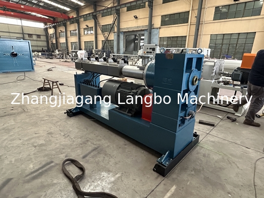 16-63mm HDPE Pipe Extrusion Line กับเครื่องออกเสียง 65/33 กับมอเตอร์ 75kw