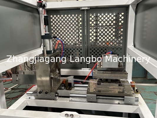 ขายปลีก PVC Tag Profile การทําเครื่องจักรกับการออกแบบสกรูที่สามารถปรับแต่งได้ Twin Screw And Barrel