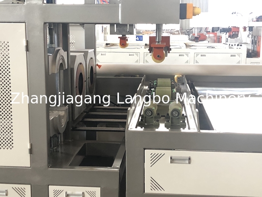 อัตโนมัติไฟฟ้าน้ําประปา พลาสติก PVC ท่อการทํา extrusion Socketing เครื่องระฆัง