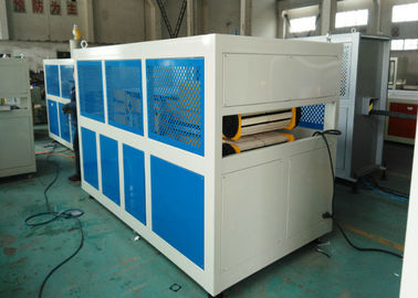 รายละเอียดพีวีซี / UPVC เครื่องทำประตูและหน้าต่างเครื่องอัดเกลียวคู่