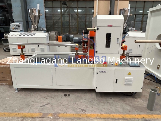 เครื่องทําท่อ PVC พลาสติกไฟฟ้า / สายดึง / สายการผลิต