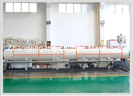เครื่องผลิตหลอดระบายน้ํา PVC แบบอัตโนมัติเต็ม กว้าง 65/132 สําหรับโครงการขนาดใหญ่