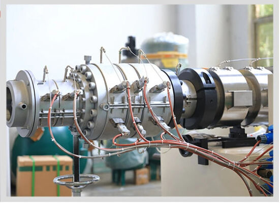 เครื่องผลิตพลาสติกพลาสติกอัตโนมัติท่อ extrusion ด้วย  หรือ SCHNIDER Contactor และ 65/132 กว้างสกรู