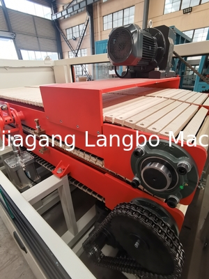 PVC หน้าต่างโปรไฟล์ extrusion สายการผลิตเครื่อง extruding เครื่อง 1200mm PVC ผนังเพดาน สายการผลิตกับเครื่องมือการจัดการอัตโนมัติ
