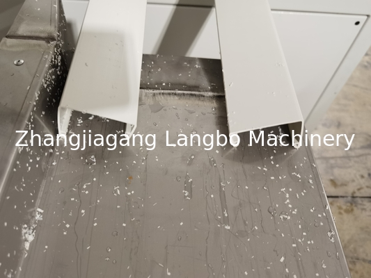 อุปกรณ์การผลิตพีวีซีทรังก์ เครื่องผลิตพลาสติกทรังก์ extrusion