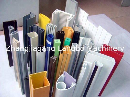 โปรไฟล์พลาสติก U PVC PP PE ริมมุมขีดขน / แบนด์หัน L มุม