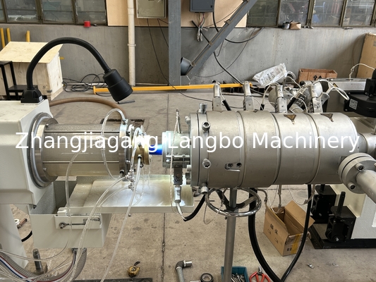 เครื่องอัดรีดสกรูเดี่ยวพลาสติก ท่อส่งน้ำชลประทาน PPR สองชั้น สายการผลิตการอัดขึ้นรูปท่อ