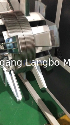 เครื่องม้วนท่อ PE พลาสติกแรงดันไฟฟ้าที่ปรับแต่งได้ แบบสองสถานี ม้วน 4500*2450*2700 380V 50HZ 3 เฟส