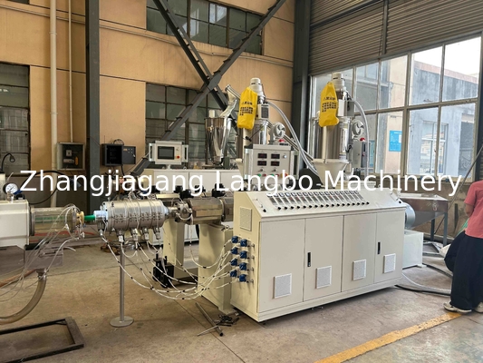 สายการอัดขึ้นรูปพลาสติกความจุสูงสำหรับท่อบรรจุภัณฑ์ PPR Wired Clamping, การผลิตท่อประปาและก๊าซ PPR เส้นผ่านศูนย์กลางขนาดใหญ่
