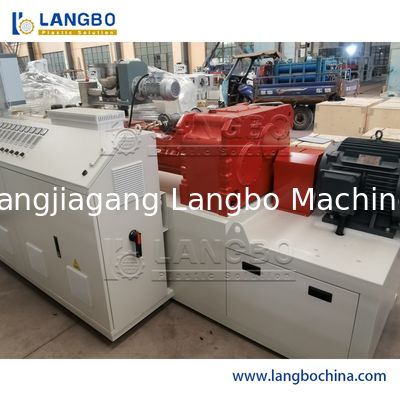 ผู้ผลิตจีน เครื่องทำท่อพลาสติก HDPE LDPE PE PVC เครื่องรีดขึ้นรูป ราคาดี