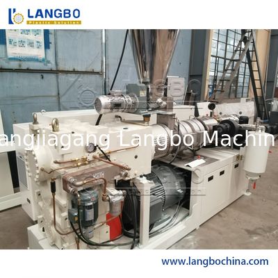 เครื่องอัดรีดสกรูคู่ PVC อัตโนมัติ