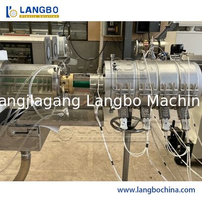 เครื่องผลิตสายพัดท่อ PPR เครื่องผลิตสายพัดท่อ extruder เครื่องทําท่อ