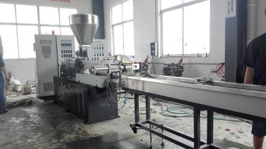 ไฟเบอร์เสริม Soft Gridding ท่อพลาสติกผลิตเครื่องจักร Pvc Twin Screw Extruder