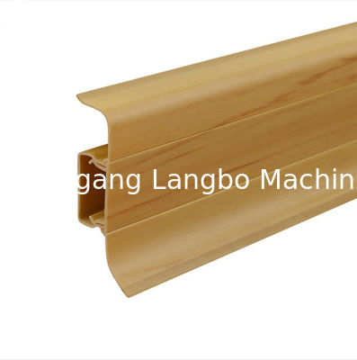 โคนิค ดับเบิ้ลสกรู พลาสติก Baseboard Extrusion PVC Skirting Profiles Extruder เครื่องผลิตสายการผลิต