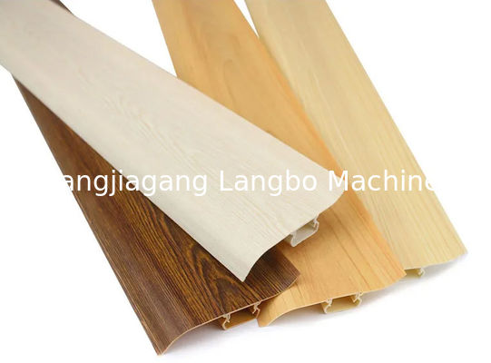 โคนิค ดับเบิ้ลสกรู พลาสติก Baseboard Extrusion PVC Skirting Profiles Extruder เครื่องผลิตสายการผลิต