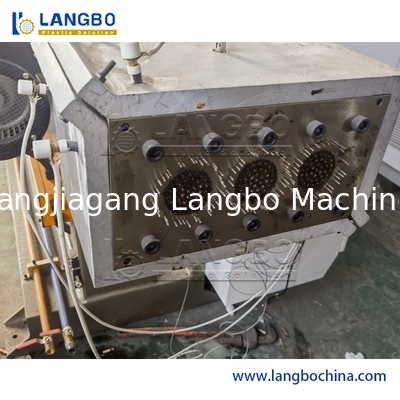 สายการผลิตการอัดขึ้นรูปสื่อกรอง Mbbr ประสิทธิภาพสูงด้านพลังงานสำหรับการกรองอุตสาหกรรม