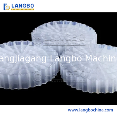 สายการผลิตการอัดขึ้นรูปสื่อกรอง Mbbr ประสิทธิภาพสูงด้านพลังงานสำหรับการกรองอุตสาหกรรม