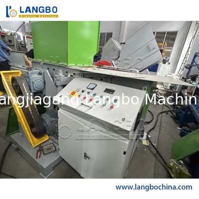 เครื่องทำลายขยะโลหะเศษวัสดุพลาสติกแบบเพลาเดี่ยวสำหรับอุตสาหกรรม PP/PE/HDPE/LDPE/PVC