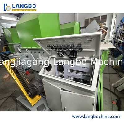 เครื่องบดเพลาเดี่ยวสำหรับเครื่องจักรพลาสติกสำหรับเศษพลาสติก พาเลทไม้ ท่อ HDPE ผ้า สิ่งทอ ฟิล์ม เครื่องบดรีไซเคิล