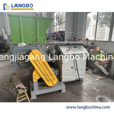 เครื่องทำลายขยะพาเลทถังพลาสติกขนาดใหญ่แบบเพลาเดี่ยวสำหรับถัง HDPE