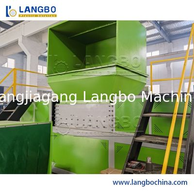 เครื่องบดขยี้พลาสติกแนวนอนอัตโนมัติเต็มรูปแบบ เครื่องบดใหม่สำหรับการบดท่อ PVC ท่อลูกฟูก PE รีไซเคิลเครื่องบด