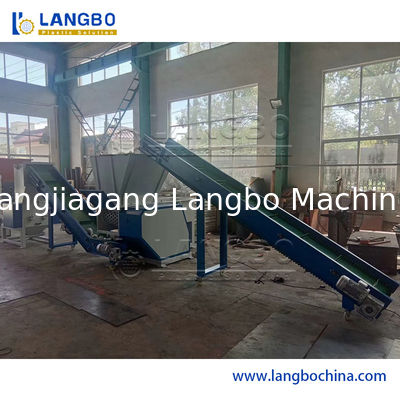 เครื่องบดพลาสติกแนวนอนทรงพลังสำหรับท่อ PVC PE ท่อลูกฟูก ถาด พาเลท Pet PVC PC EVA ABS วัสดุประจำวัน การบดและการฉีก