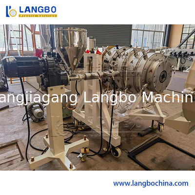 เครื่องทำท่อพลาสติก HDPE PPR / สายการผลิตเครื่องอัดรีดท่อ PE