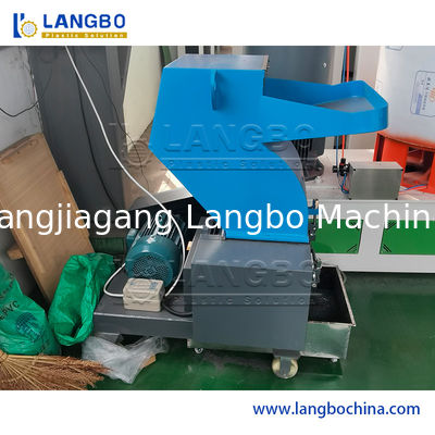 เครื่องบด/บดขยี้ขวด PET ของเสียจากอุตสาหกรรม สายการผลิตเครื่องบดขวดพลาสติก