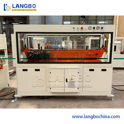 สายพัดท่อ PPR กว้างขนาดใหญ่ ความเร็วการผลิต 12m/min และ SIEMENS PLC Control