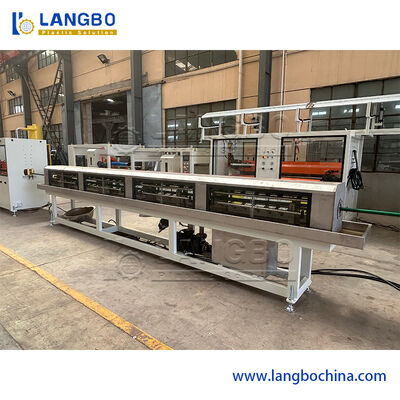 สายพัดท่อ PPR กว้างขนาดใหญ่ ความเร็วการผลิต 12m/min และ SIEMENS PLC Control