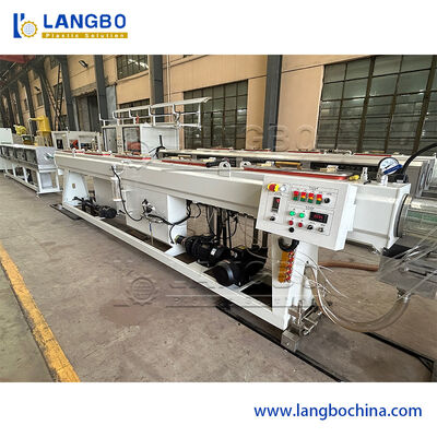 สายพัดท่อ PPR กว้างขนาดใหญ่ ความเร็วการผลิต 12m/min และ SIEMENS PLC Control