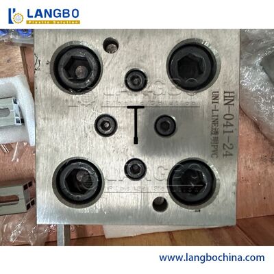 55KW มอเตอร์พลังงาน PVC โปรไฟล์ extruder สําหรับโปรไฟล์ extrusion เรียบร้อยแม่นยํา