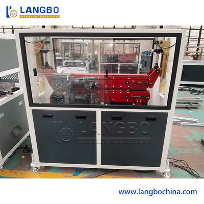 55KW มอเตอร์พลังงาน PVC โปรไฟล์ extruder สําหรับโปรไฟล์ extrusion เรียบร้อยแม่นยํา