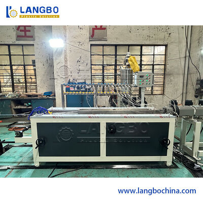 55KW มอเตอร์พลังงาน PVC โปรไฟล์ extruder สําหรับโปรไฟล์ extrusion เรียบร้อยแม่นยํา